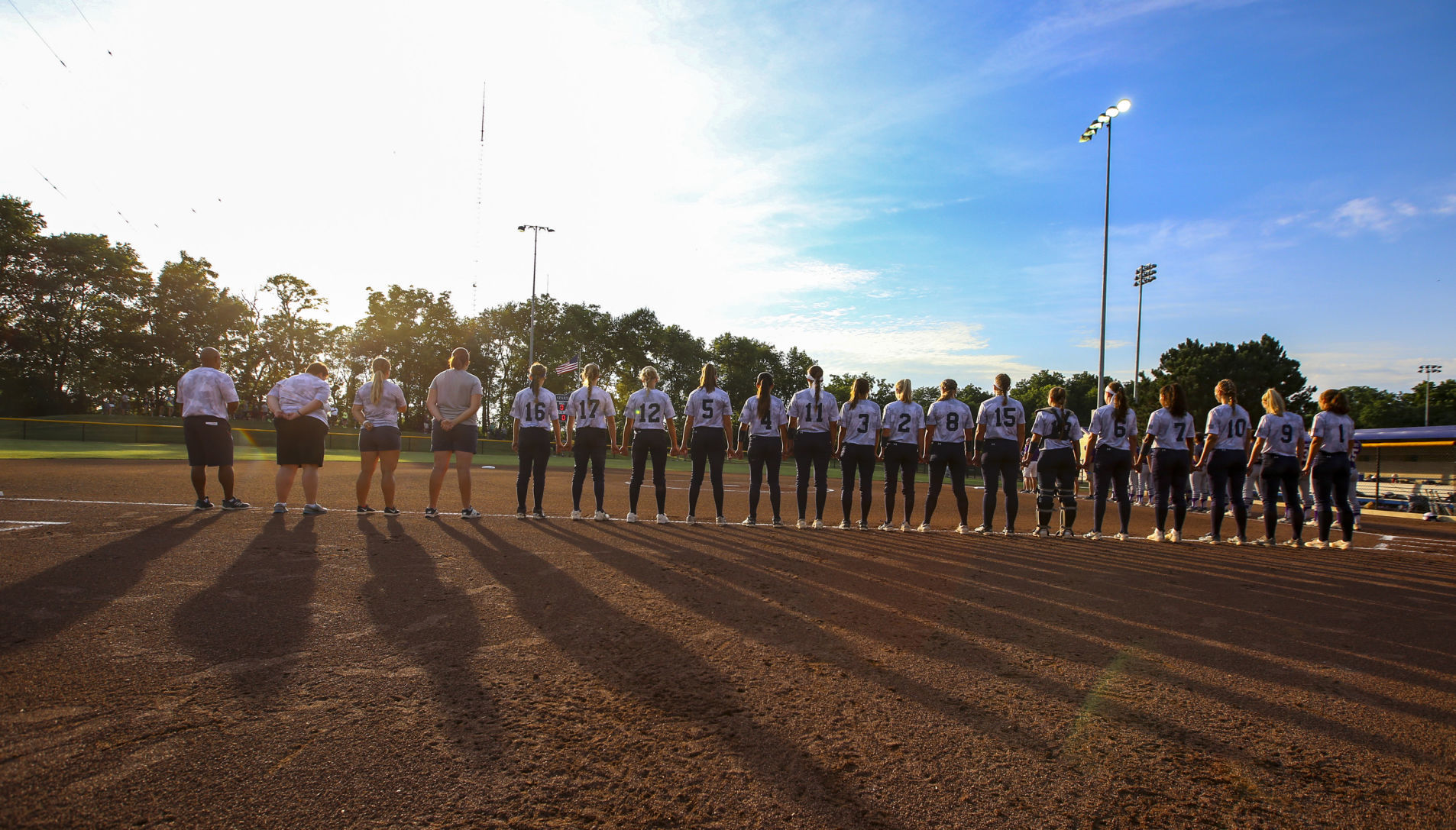 071018-softball-final-040